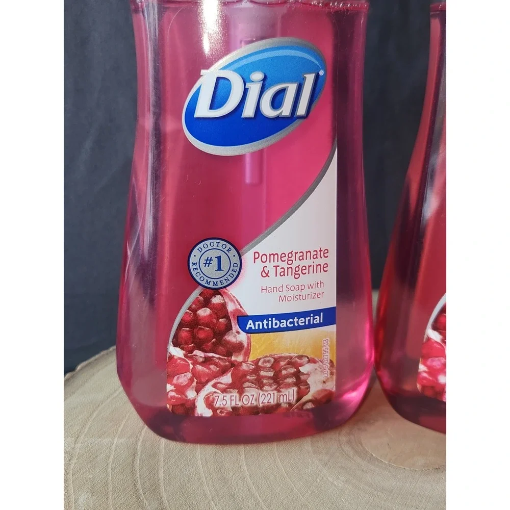 2 Dial Pomegranate & Tangerine Liquid Hand‎ Soap with Moisturizer 7.5 Oz Ea